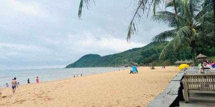 Bãi Biển Bãi Đông Nghi Sơn: Thiên Đường Biển Xanh Nghỉ Dưỡng