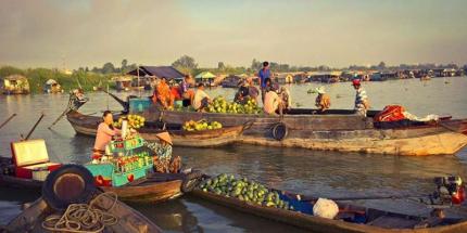 Chợ Nổi Long Xuyên - Trải Nghiệm Văn Hóa Sông Nước Đặc Sắc
