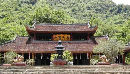 Kinh Nghiệm Đi Chùa Hương: Lịch Trình, Lưu Trú, Ăn Uống