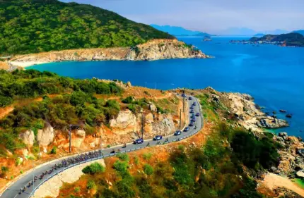 Vịnh Vĩnh Hy - Khám Phá Bãi Biển Hoang Sơ, Đẹp Mê Hồn