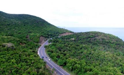 Đèo Cù Hin, cung đường ven biển đẹp lặng lẽ ở Khánh Hòa