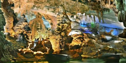 Động Thiên Cung - Hang Động Triệu Năm Hút Khách Tại Hạ Long