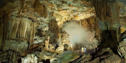 Động Tiên Sơn - Chốn Bồng Lai Tiên Cảnh Nơi Trần Gian