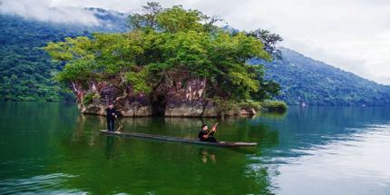 Hồ Ba Bể - Danh Lam Thắng Cảnh Tuyệt Đẹp Tại Bắc Kạn