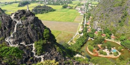 Hang Múa - Bức Tranh Sơn Thủy Hữu Tình Đồng Bằng Bắc Bộ