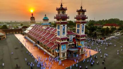 Khám Phá Vẻ Đẹp Kiến Trúc Tôn Giáo Của Tòa Thánh Tây Ninh