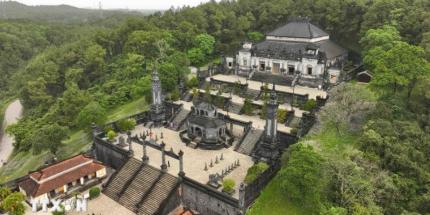 Lăng Khải Định - Vẻ Đẹp Hài Hòa Của Kiến Trúc Đông - Tây